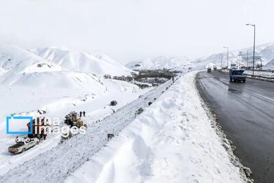 کمک‌رسانی راهداری آذربایجان‌شرقی به ۲۰ خودرو گرفتار برف