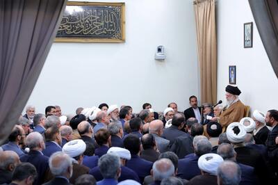 رهبر انقلاب: به گفت‌وگوها در عمان نه خوشبین هستیم و نه بدبین