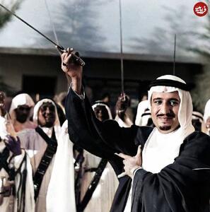 عکس/ رقص شمشیر پادشاه عربستان ۶۶ سال پیش در جوانی | اقتصاد24