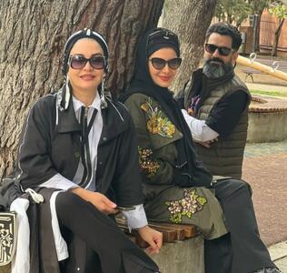 عکس/ تیپ جالب مریلا زارعی و خواهرش با روسری‌های عجیب و مانتوی گلدوزی | اقتصاد24