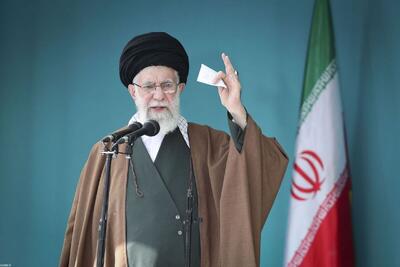 رهبر معظم انقلاب: با کشور‌هایی مثل چین، روسیه و هند که قطب‌های اقتصادی آسیا هستند، روابط اقتصادی را روان کنید