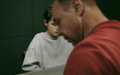 نقد و بررسی مینی سریال Adolescence | دغدغه‌مند، غیر شعاری و خوش‌تکنیک - گیمفا