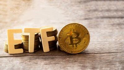 خروج ۷۱۳ میلیون دلاری از ETFهای بیت‌کوین در آمریکا؛ تأثیر تنش‌های تجاری بر بازار رمزارزها