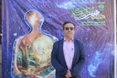 هنرمند باید هنر خود را در خدمت آرمان‌ها قرار دهد