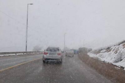 ۷ محور آذربایجان‌غربی دچار برف و مه گرفتگی