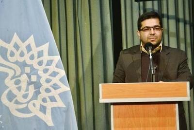 هنرمند انقلابی نمی تواند نسبت به جامعه بی تفاوت باشد