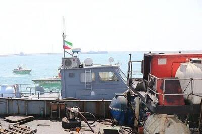 توقیف ۴۰ فروند شناور حامل سوخت قاچاق طی دو روز اخیر در استان هرمزگان 