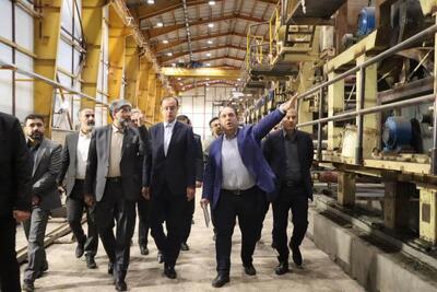 رئیس کل دادگستری آذربایجان غربی از کارخانه تولید مقوای فردوس ارومیه بازدید کرد/ ۱۳ میلیون دلار سرمایه‌گذاری در مقوای فردوس با حمایت دستگاه قضایی
