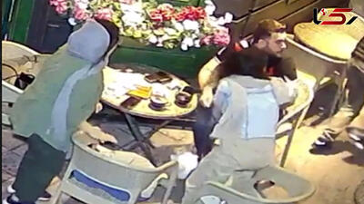 ببینید / لحظه سرقت گردنبد مرد جوان در سعادت آباد تهران