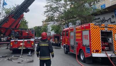 نجات ۲۰ نفر از آتش‌ سوزی یک ساختمان مسکونی ۵ طبقه