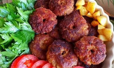 طرز تهیه کوکو پیاز؛ غذایی ارزان قیمت و لذیذ که از خوردنش سیر نمی‌شوید!