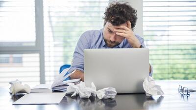 اضطراب سیستماتیک نتیجه نوسانات اقتصادی است / جامعه درگیر استرس دائمی و افزایش فردگرایی