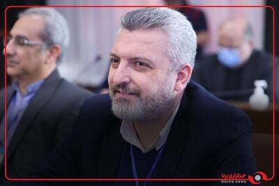 عزیز پور تو حرف هاش میگه سال خاص اسکواش ایران اون قسمت حرفاش خوبه