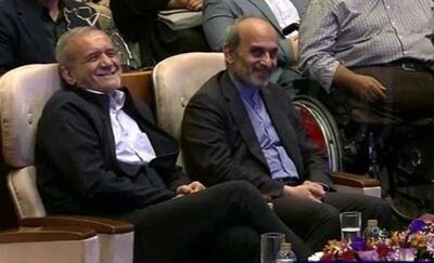 ببینید / اشتباه پیمان یوسفی هنگام شعرخوانی ترکی، سوژه خنده پزشکیان شد