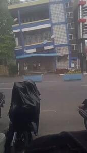 سیل در میانمار زلزله زده باعث فروریختن خانه‌ها شد +ویدیو