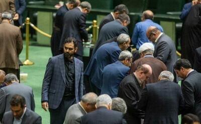 منتجب‌نیا: تندروها برای زمین‌زدن دولت حتی از رهبری هم عبور می‌کنند