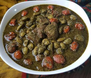 طرز تهیه خورشت چاقاله بادام؛ غذای خوشمزه بهاری