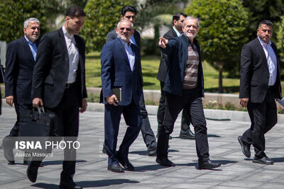 پیام مکتوب رهبری به پوتین/رایزنی برای جابه‌جایی ساعت رسمی