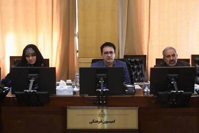 حوزه مد و لباس به تصویب قوانین جدید نیازمند نیست!