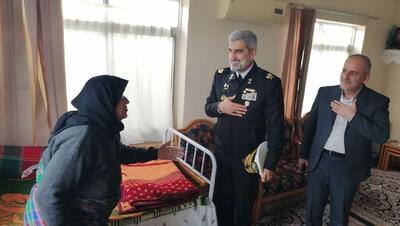 دیدار مشاور عالی فرماندهی نیروی دریایی ارتش با خانواده ۲ شهید رودسری