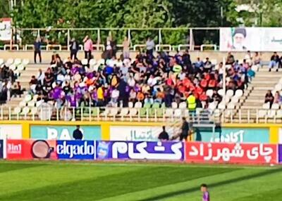 هوادار برای اولین بار با هوادار شد! (عکس) - پارس فوتبال