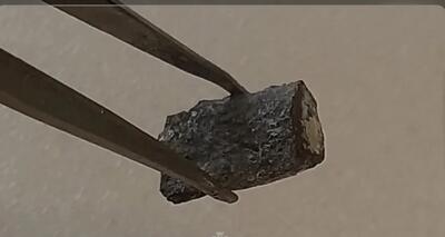 کشف شهاب سنگ قیمتی در اصفهان