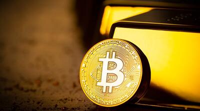 آیا نوبت به صعود بیت‌کوین رسیده؟ پیش‌بینی جهش BTC پس از رکوردشکنی‌های طلا