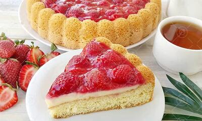 طرز تهیه کیک کرم دار توت فرنگی خوشمزه + فیلم - سبک ایده آل