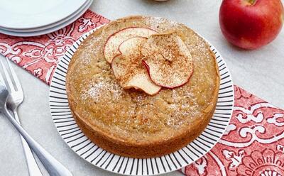 طرز تهیه کیک سیب و دارچین رژیمی با طعم عالی