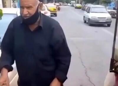 آواز شاد؛ پیرمرد دستفروش برای فروختن میوه هاش میزنه زیر آواز/چه آهنگی ساخت واسه میوهاش