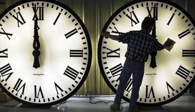 چرا ساعت ها باید تغییر کند؟/ توپ در زمین مجلس است