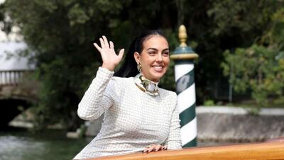 لحظه‌های خانوادگی جورجینا رودریگز و فرزندان رونالدو در کویر عربستان!