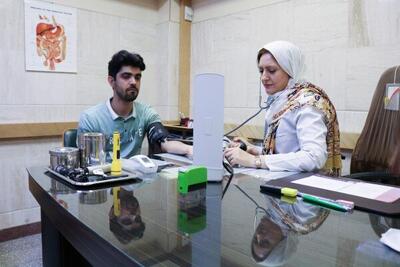 آیا پزشکان ایرانی، معاینه کردن بیمار را جدی نمی‌گیرند؟