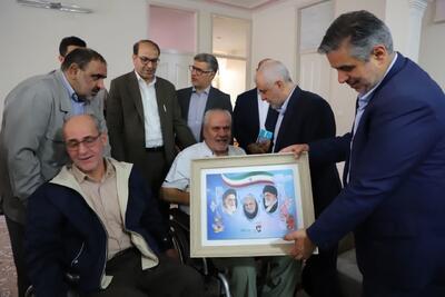شهدا و ایثارگران چشم و چراغ ملت هستند