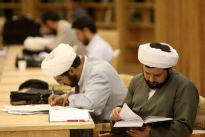 حوزه علمیه قرارگاهی برای رفع آسیب‌های اجتماعی است