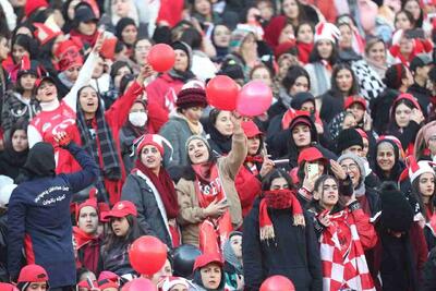 پوستر پرسپولیس برای بازی با سپاهان؛ فردا روز زنان ارتش سرخ است / عکس - پارس فوتبال