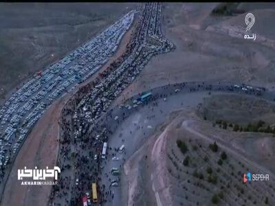 نمایی هوایی از ازدحام پرتعداد خودروها در اطراف ورزشگاه یادگار امام تبریز بعد از دیدار تراکتور و ملوان
