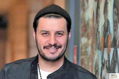 ببینید| جواد عزتی: من ماشین لاکچری ندارم!در خونه اجاره ای در دهِ ونک زندگی میکنم