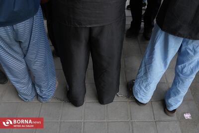 دستگیری متهمان قدرت نمایی در خیابان شهید بهشتی/ صحنه بازسازی جرم انجام می‌شود