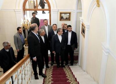 بازدید عراقچی از پروژه‌های در دست احداث سفارت ایران - اکونیوز