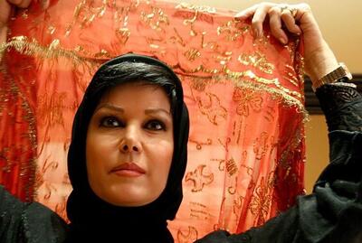فرزانه کابلی: شال زنان این شهر ایران ۷۰ میلیون قیمت دارد