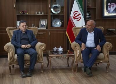 مسایل کارگری زنجان با حضور وزیر کار بررسی شد
