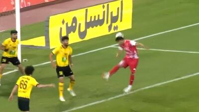 حملات پیاپی پرسپولیس و ناکامی از گلزنی به سپاهان - پارس فوتبال