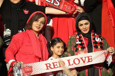پرسپولیس صفر - سپاهان ۲/ گزارش زنده؛ آغاز الکلاسیکو با گل محبی/ بخواب پرسپولیس! - پارس فوتبال
