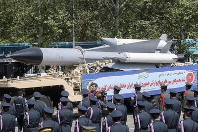 ارتش در روز ارتش قدرت پهپادی و تجهیزات بومی را به نمایش گذاشت