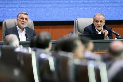 پزشکیان: دولت تلاش خود را به مذاکرات گره نزده است/ اگر مشارکت مردمی فعال شود، می‌توان بسیاری از مشکلات را حل کرد.