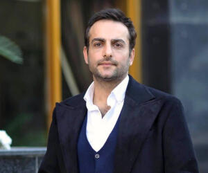 استوری حامد کمیلی درکنار آقای بازیگر - آینه فردا