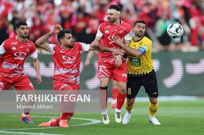 سقوط مدرسۀ پیرمرد‌های پرسپولیس