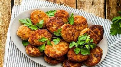 طرز تهیه کتلت مرغ و هویج؛ شام فوری و خوشمزه با طعمی متفاوت