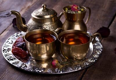 دلایلی که باعث میشه از خوردن خرما و توت با چای خودداری کنیم!